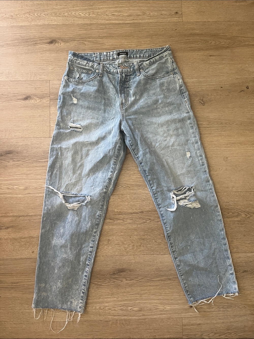 Express Light Wash Distressed Straight-Leg boyfriend Jeans